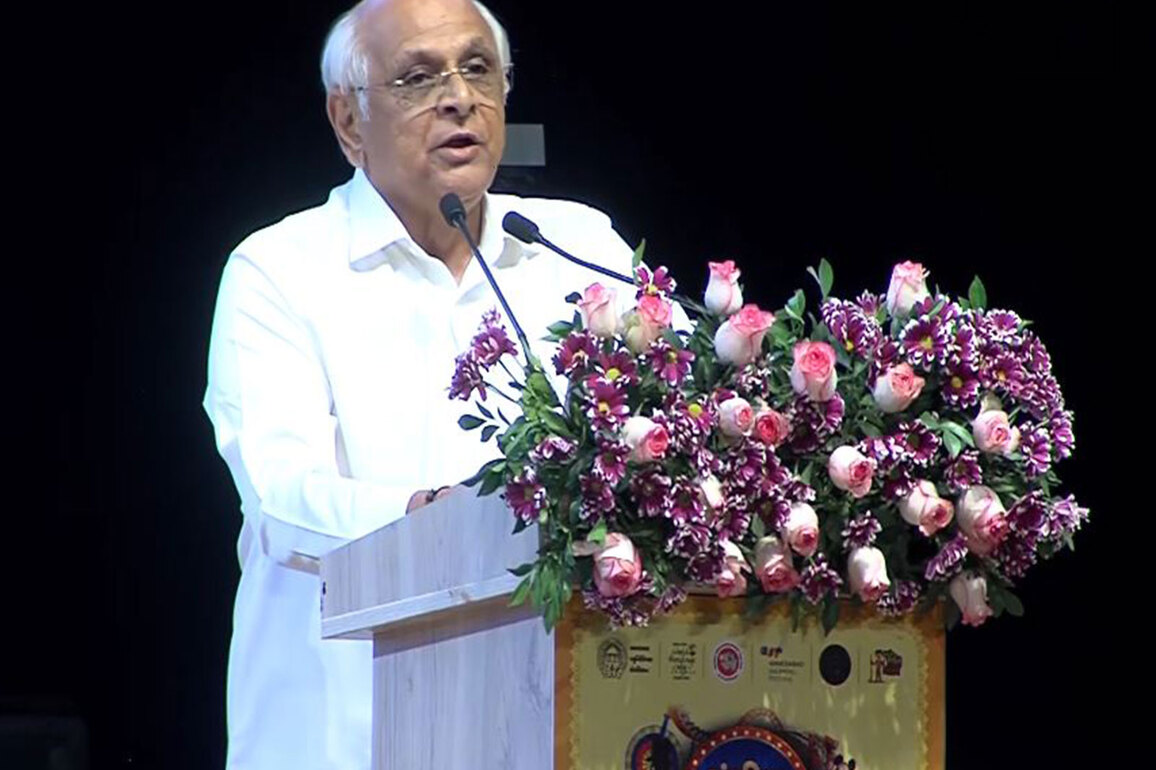 Gujarat CM announces grant to District Panchayats for development works