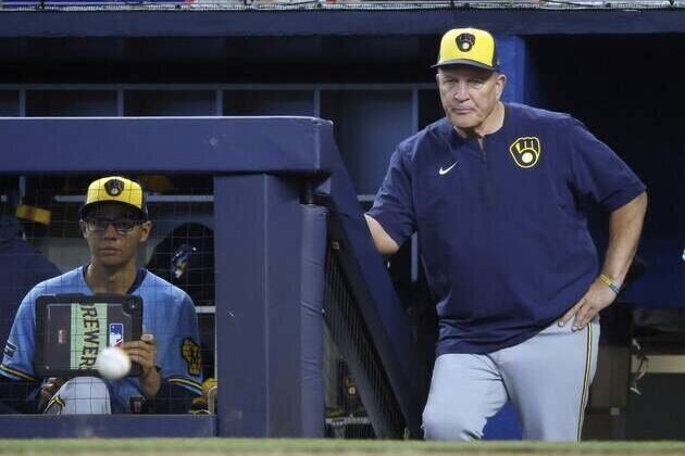 Report: Brewers manger Pat Murphy has MRI on back, might need surgery