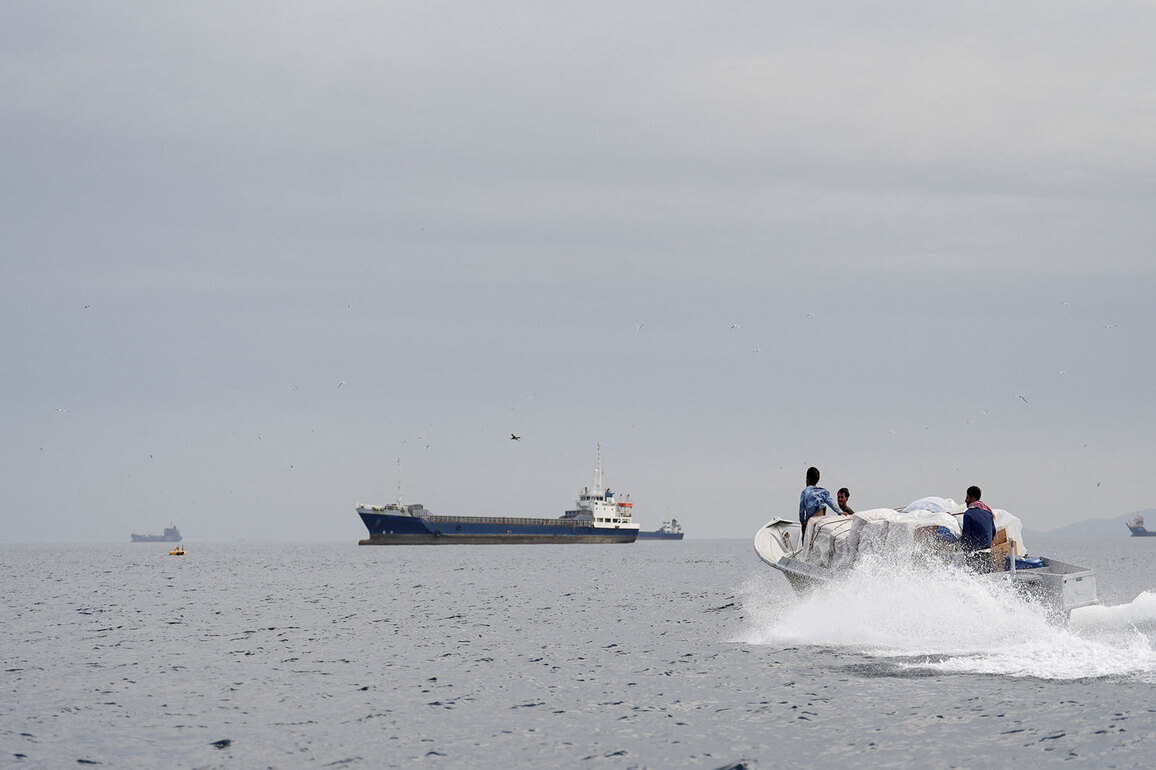 China calls for unimpeded passage in Hormuz amid Trump's threat