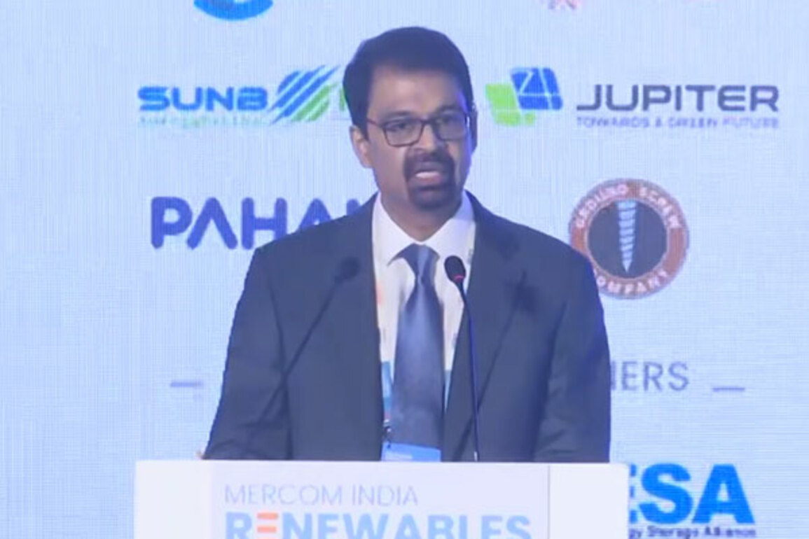 India's renewable energy drive hits milestone, solar powers nearly a quarter of Installed capacity