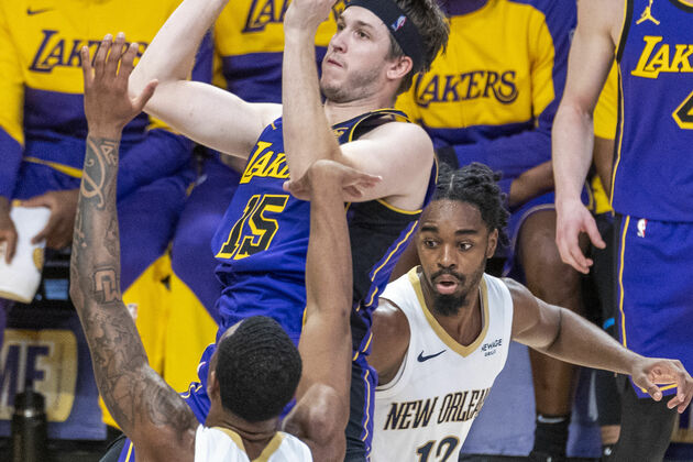(SP)U.S.-LOS ANGELES-BASKETBALL-NBA-LAKERS VS PELICANS