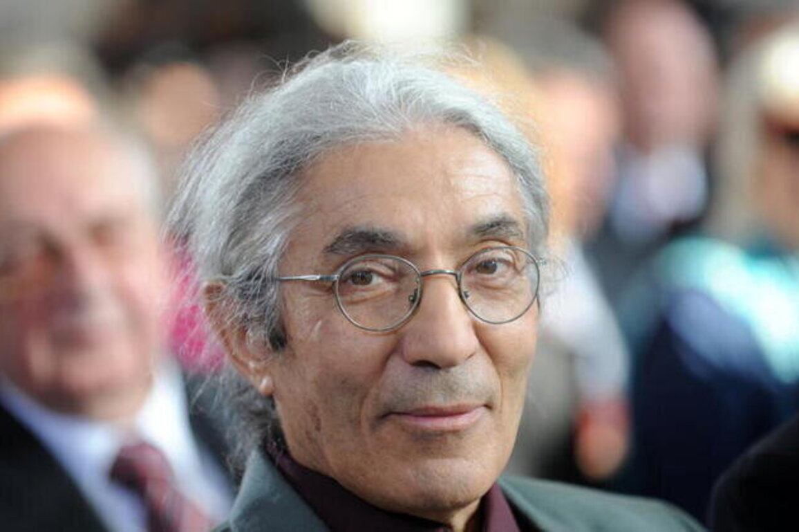Macron welcomes writer Boualem Sansalafter release from Algerian jail