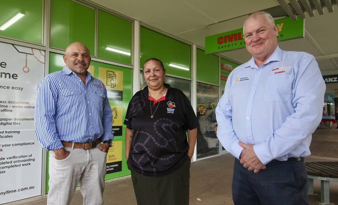BBAC chairwoman Luarna Dynevor with Civil Safety’s Matthew Bowen and Robert Kerridge.