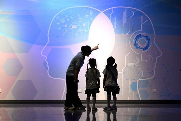 Babysitting, popular summer gig for Chinese college students
