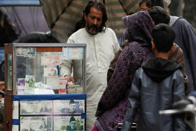 Pakistan: Economy slips from 6.1 to 0.3 pc under Sharif Govt