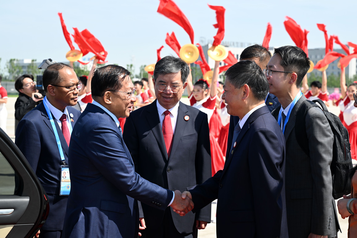 (SCO Tianjin Summit) CHINA-TIANJIN-MYANMAR'S ACTING PRESIDENT-ARRIVAL (CN)
