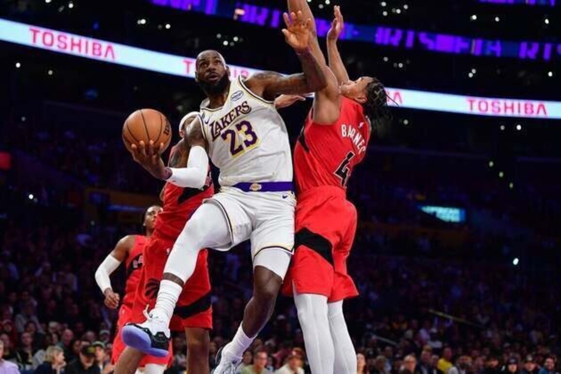 Lakers clamp down on defense in win over Raptors
