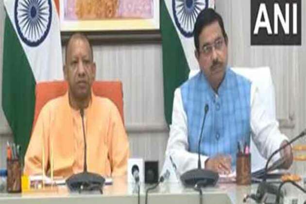 UP CM Yogi Adityanath and Union Minister Pralhad Joshi hold review meeting on wheat procurement