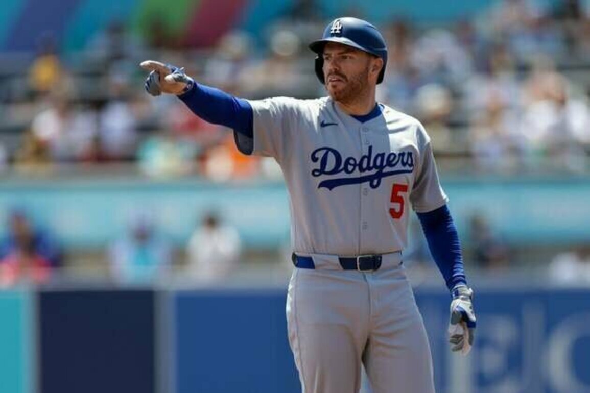 Freddie Freeman remains hot as Dodgers beat Rays