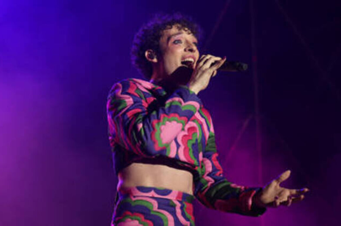 Eurovision winner hands back trophy over Israel participation