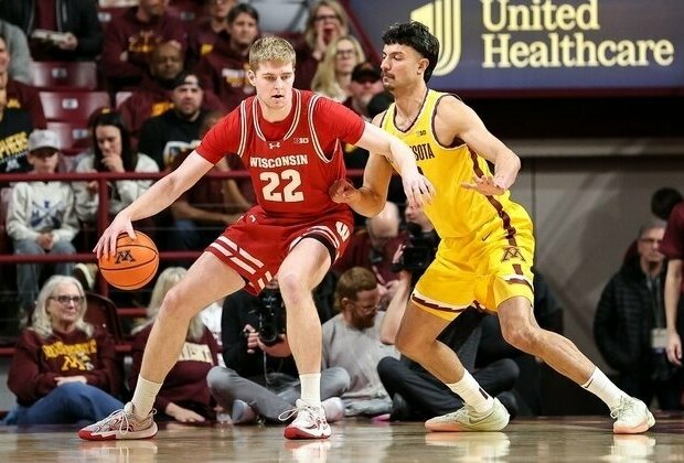 John Blackwell leads No. 12 Wisconsin past Minnesota