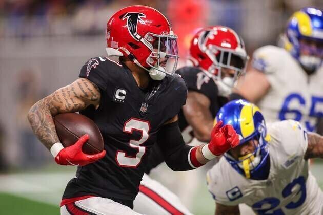 Falcons blow 3-TD lead, edge Rams on late field goal