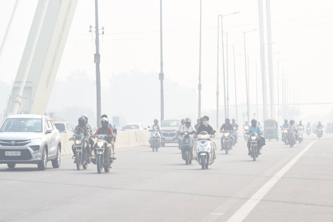 Delhi's air quality in "very poor" category, overall Air Quality Index at 351