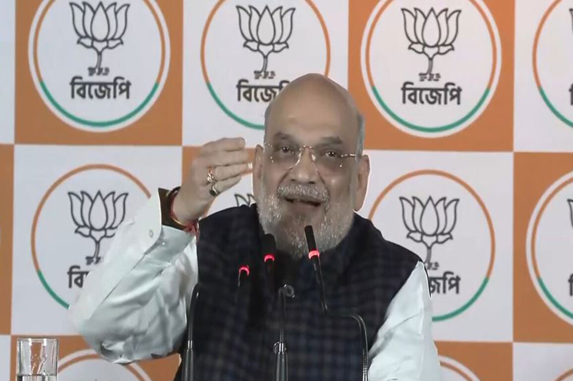 "Here only bhaipo has right to earn": Amit Shah takes jibe at Mamata Banerjee, nephew Abhishek