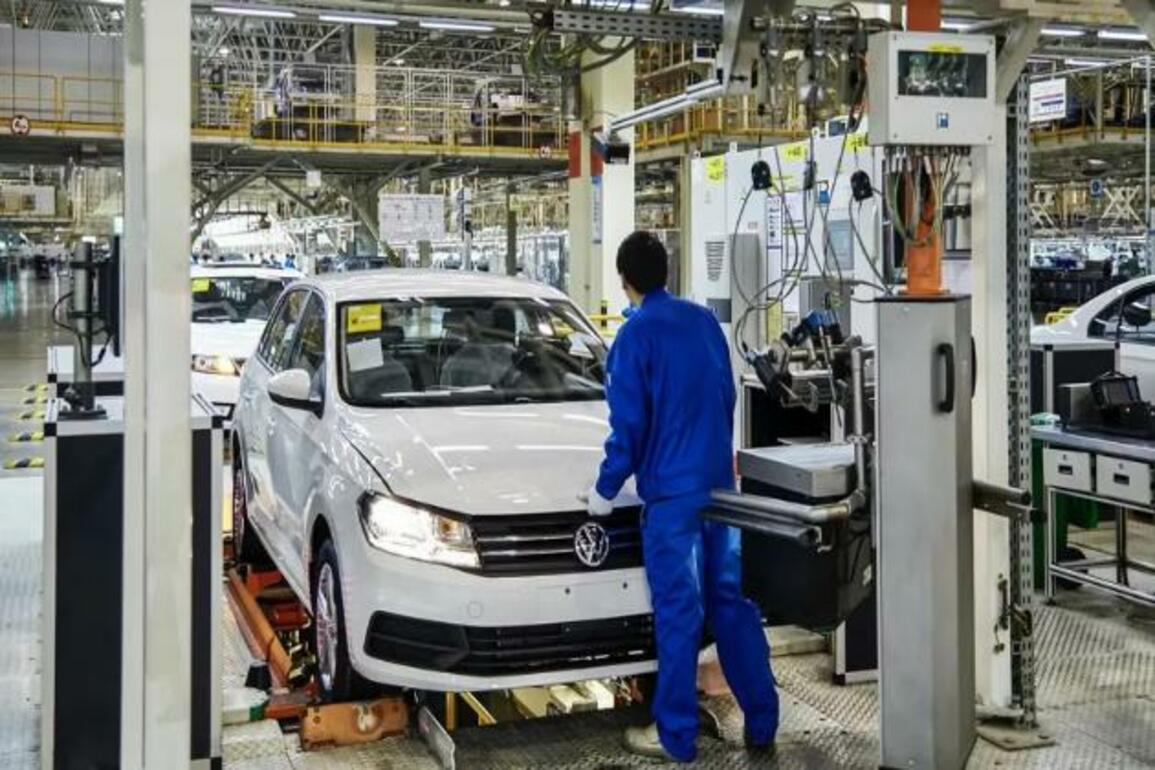 Germany slashes economic growth forecast for this year to 0.3%