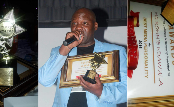 Mc Ronnie n'engule gye yawangudde Mc Ronnie n'engule gye yawangudde