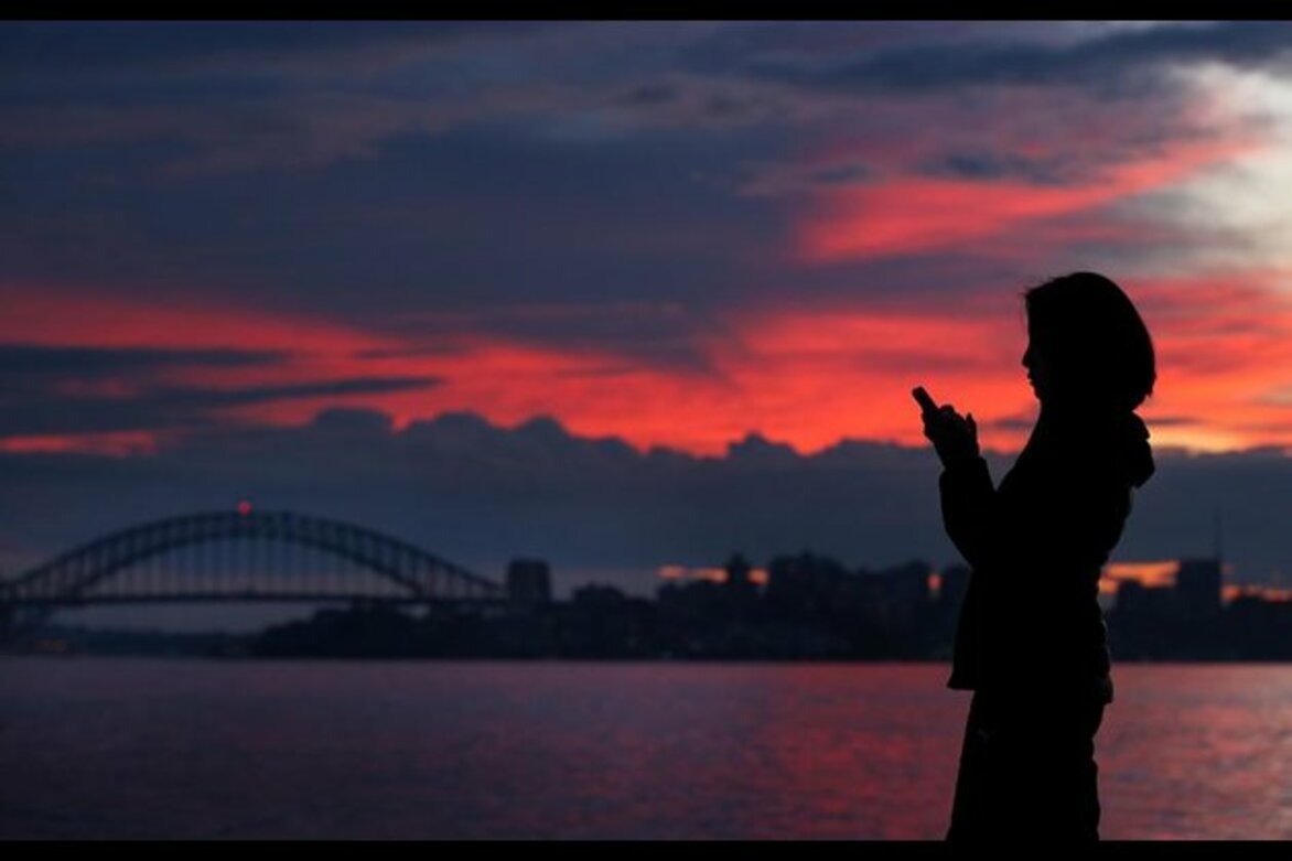 Mobile phones not linked to brain cancer: review