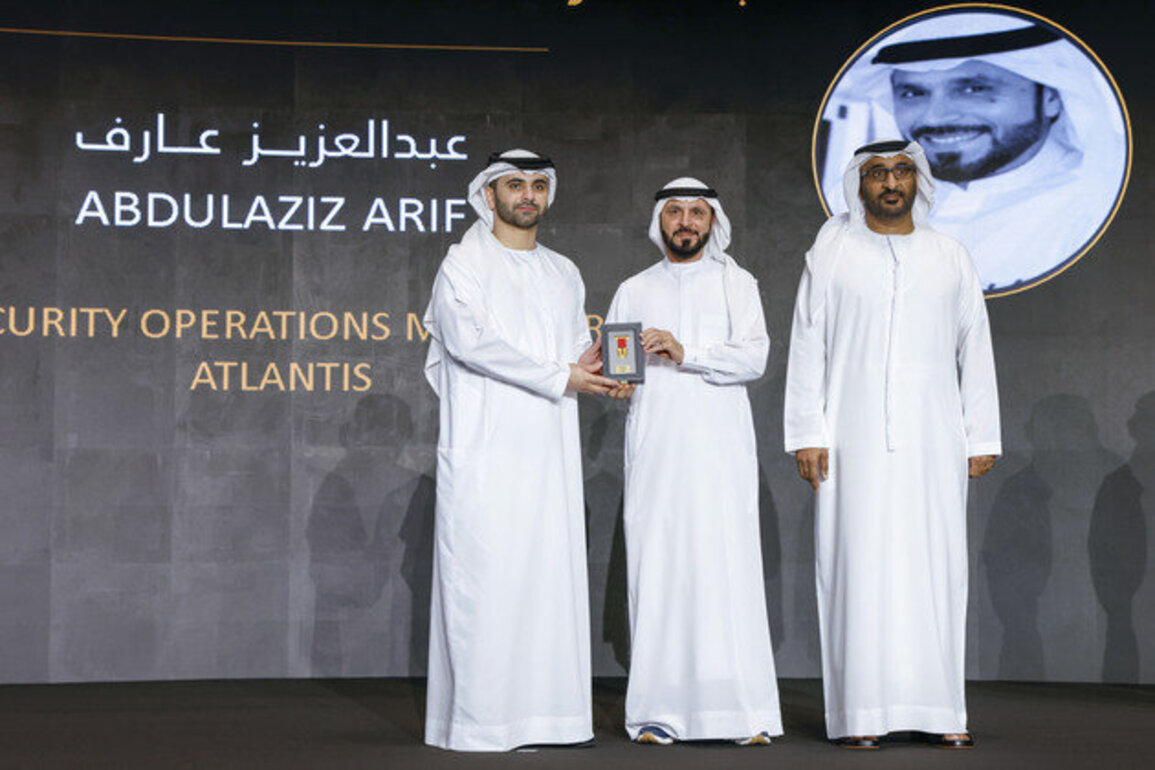 Mansoor bin Mohammed honours winners of 3rd Security Professionalism and Excellence Awards
