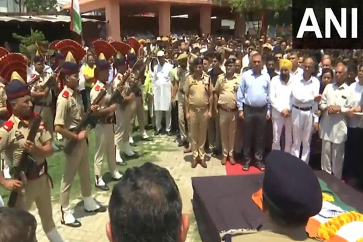 J-K: Last respects paid to ADDC Raj Kumar Thapa who died in cross-border shelling