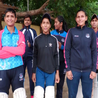 Fans cheer for Team India ahead of Women's World Cup final against South Africa