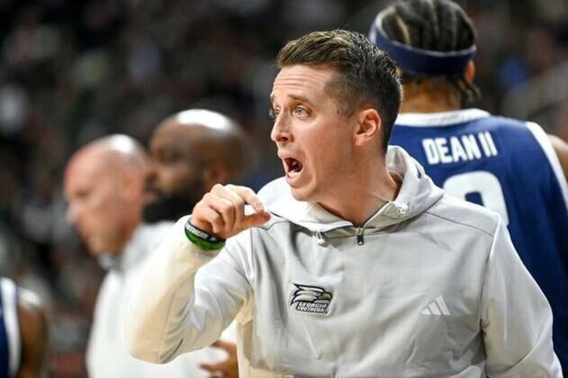 Report: Georgia Southern coach Charlie Henry to get new 4-year deal