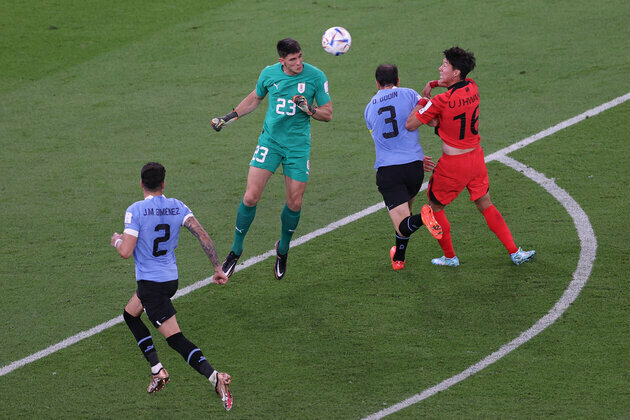 Goalless tie presides over Uruguay-S. Korea encounter