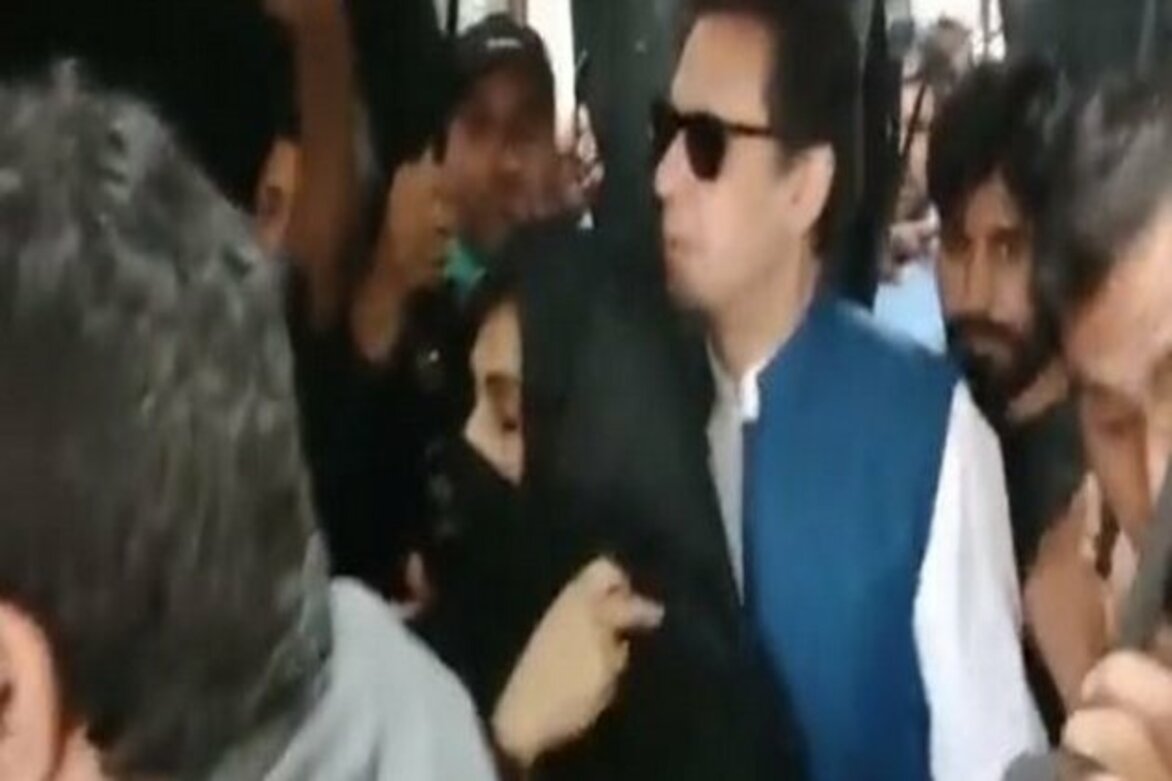 Pakistan: National Accountability Bureau summons Imran Khan's wife in Toshakhana case