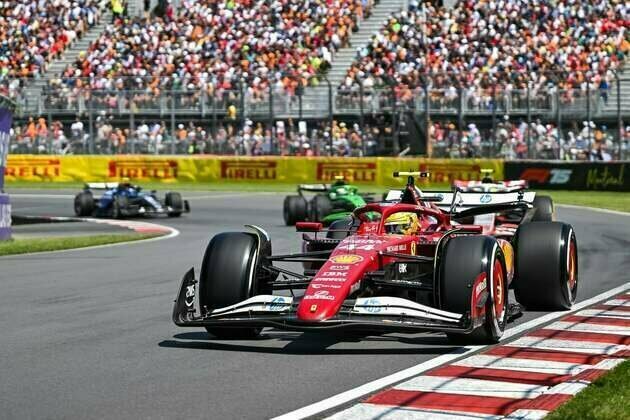 Lewis Hamilton: Ferrari not 'firing on all cylinders'