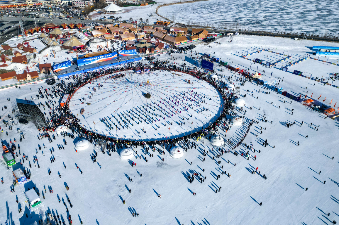 CHINA-JILIN-CHAGAN LAKE-ICE FISHING (CN)