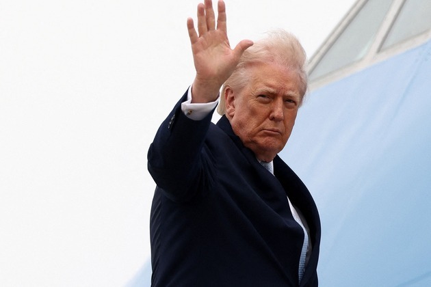 "We could take Kharg Island very easily": Trump hints at seizing Iran's oil hub