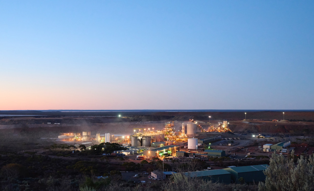 The expanded Fimiston mill is on track for commissioning in early FY27.