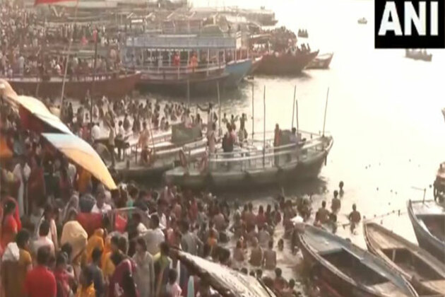 UP: Devotees take holy dip on occasion of Ganga Dussehra, offer prayers to Maa Ganga