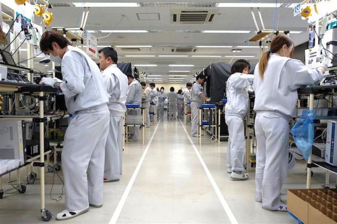 Japanese manufacturing falls to lowest in 2 years