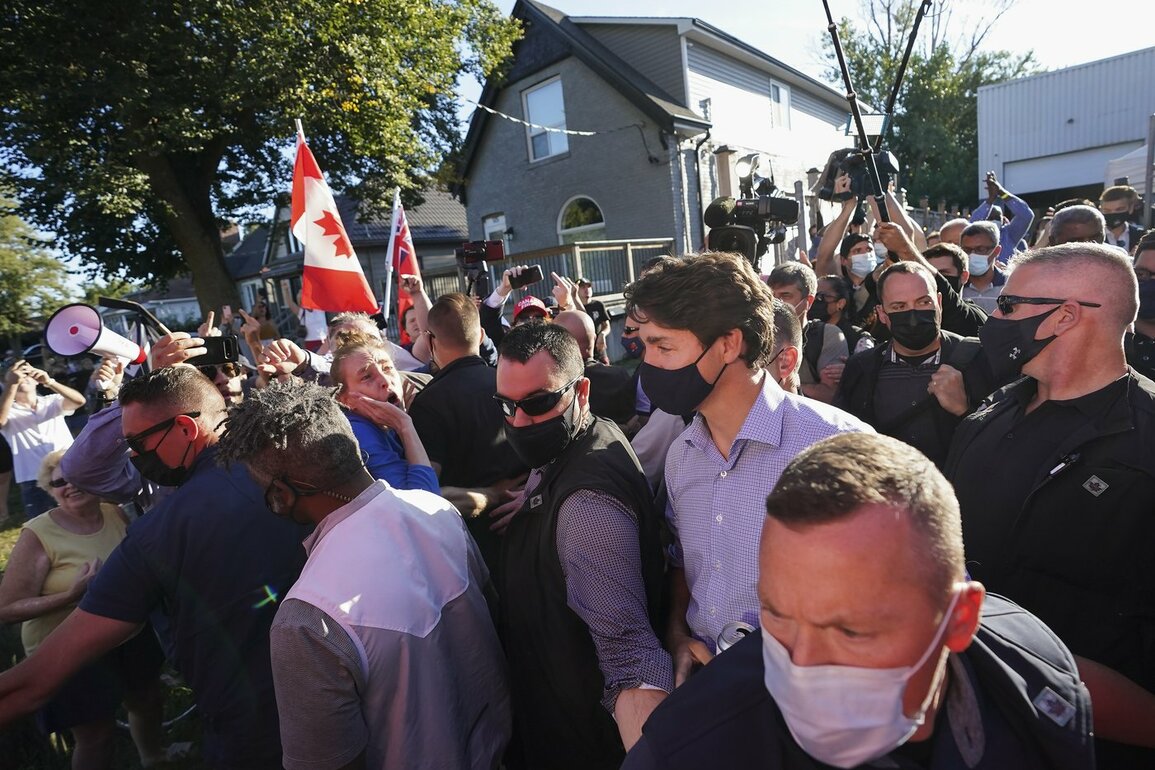 RCMP unit that helps flag threats to PM faces 'numerous challenges'- internal report