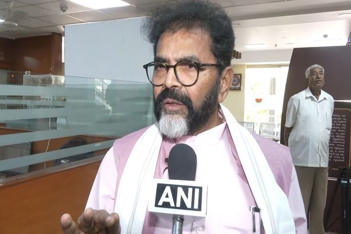 "Real devil is Congress": BJP's Chalavadi Narayanaswamy hits back at Priyank Kharge over RSS remark