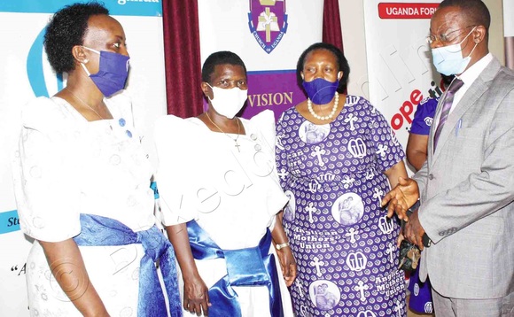 Okuva ku kkono Ying. Ronald Kibuuka, Jolly Kamishani,Margaret Kaziimba ne Can. Dr. Ruth Senyonyi e Namirembe. Okuva ku kkono Ying. Ronald Kibuuka, Jolly Kamishani,Margaret Kaziimba ne Can. Dr. Ruth Senyonyi e Namirembe.