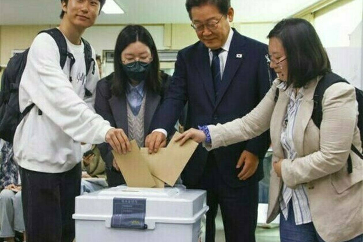 South Koreans Vote in Snap Election to Pick New President
