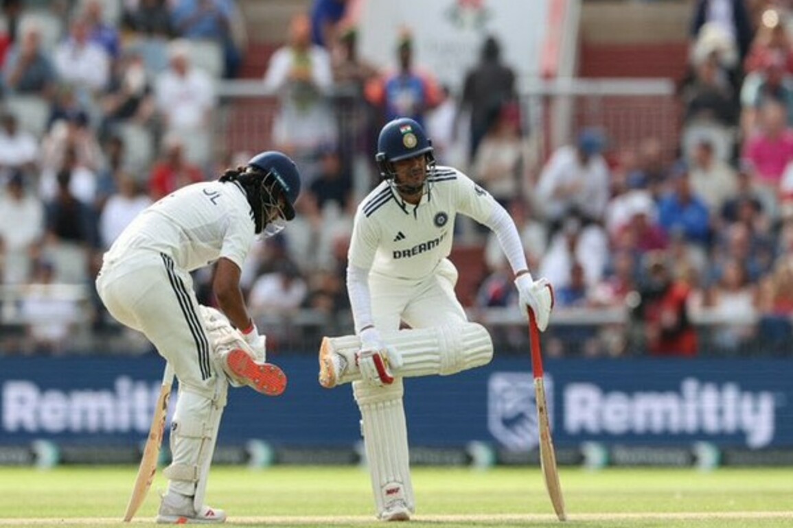 Manjrekar hails Gill-KL's ability to "dig deep, bat with restraint" on 4th day of Manchester Test
