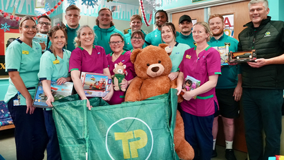 Northampton Saints and Travis Perkins deliver Christmas presents to the community