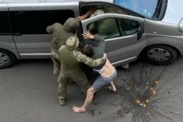 Jar of pickles saves Ukrainian man from forced mobilization 