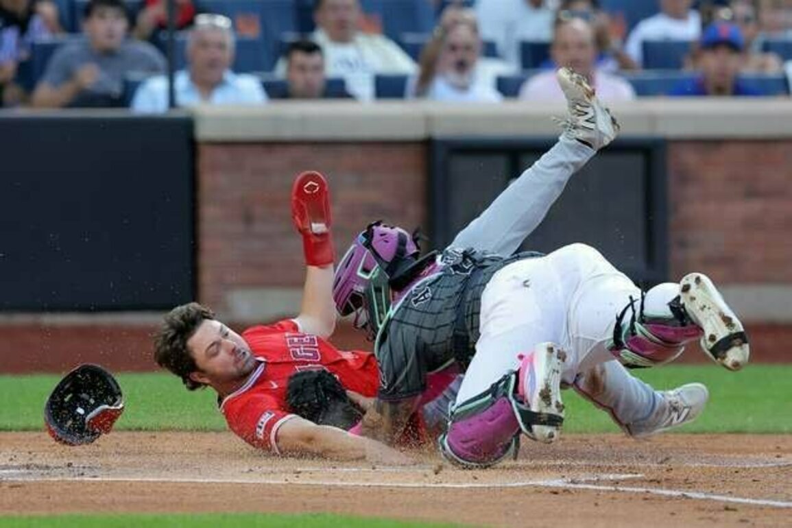 Three-run fifth inning carries Mets to win over Angels