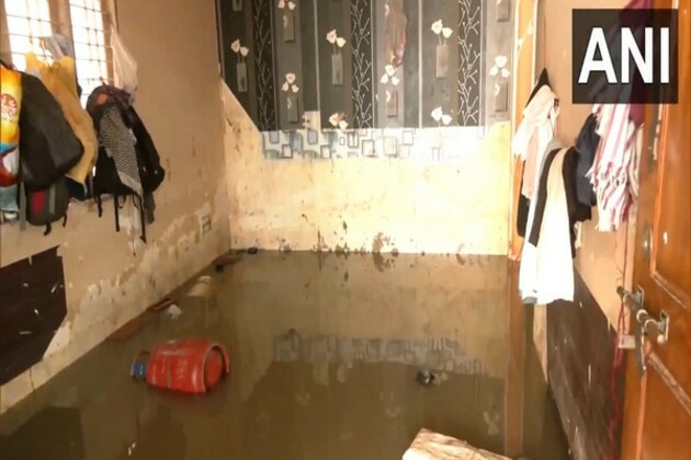 Rain lashes several parts of Bengaluru, causes severe waterlogging