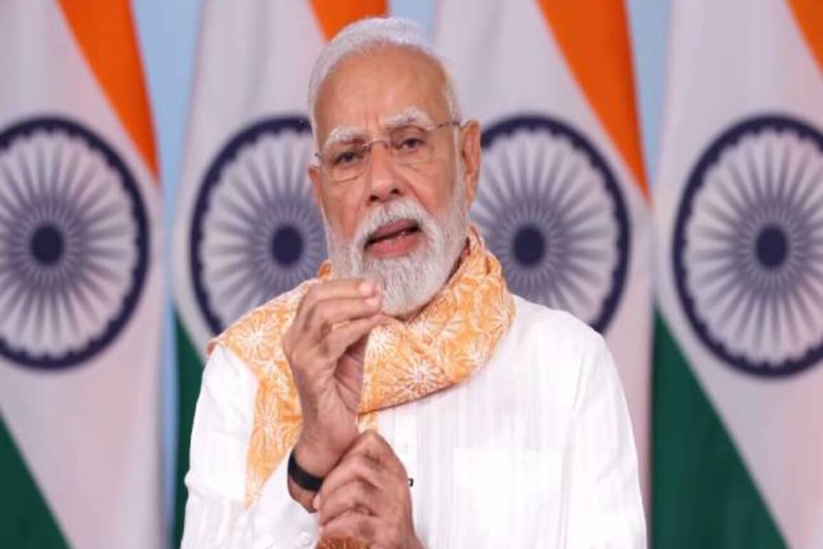 "'Namdaars' born with silver spoon cannot understand struggles of poor mother or pain of her son": PM Modi
