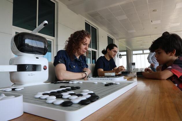 Ancient Chinese game Go finds vibrant new home in Trkiye
