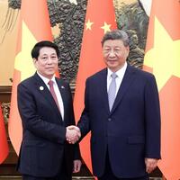Xi's Album | Xi meets Vietnamese president