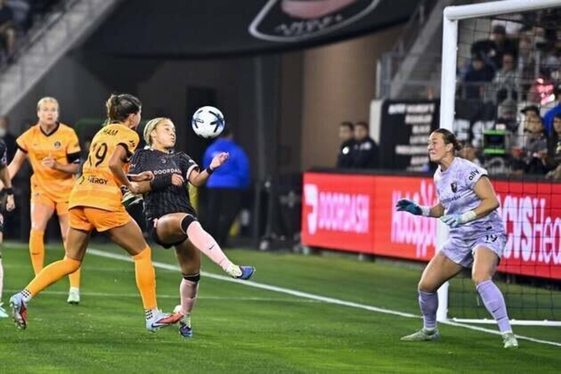 Angel City top Dash, secure first 3-0-0 start in club history
