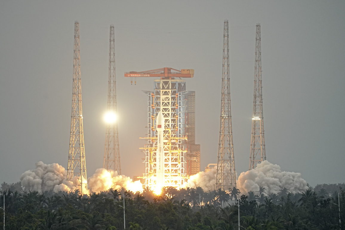 (EyesOnSci)CHINA-HAINAN-INTERNET SATELLITES-LAUNCH (CN)