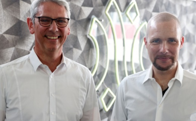 Michael Hagedorn, CEO von Materna, und Jonas Andrulis, Gründer und CEO von Aleph Alpha, wollen das Angebot an sicheren KI-Lösungen für die öffentliche Verwaltung gemeinsam deutlich erweitern.
