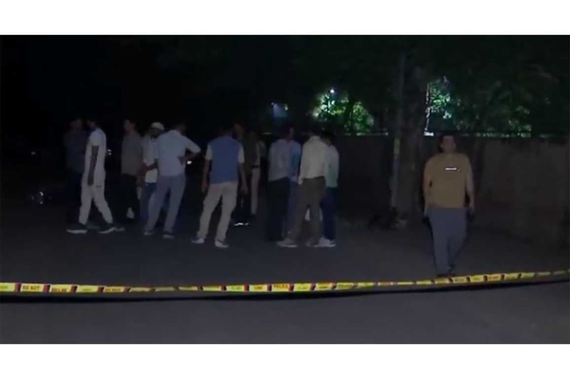 Encounter breaks out between Delhi Police, miscreants in Pushp Vihar area, 3 held