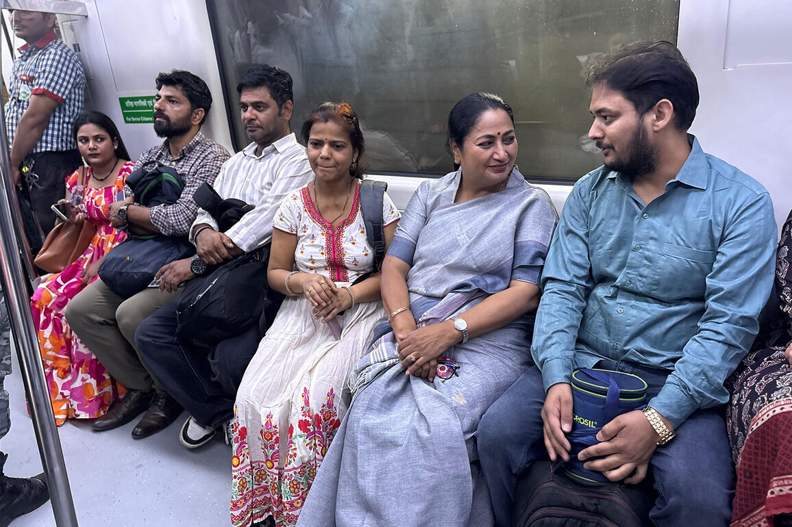 One day a week for public transport: CM Rekha Gupta promotes environmental responsibility